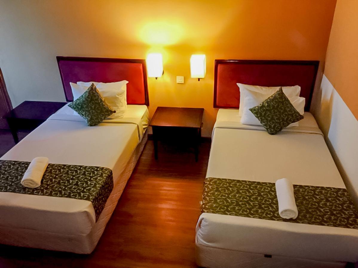 Hotel Legacy Port Dickson Bagian luar foto