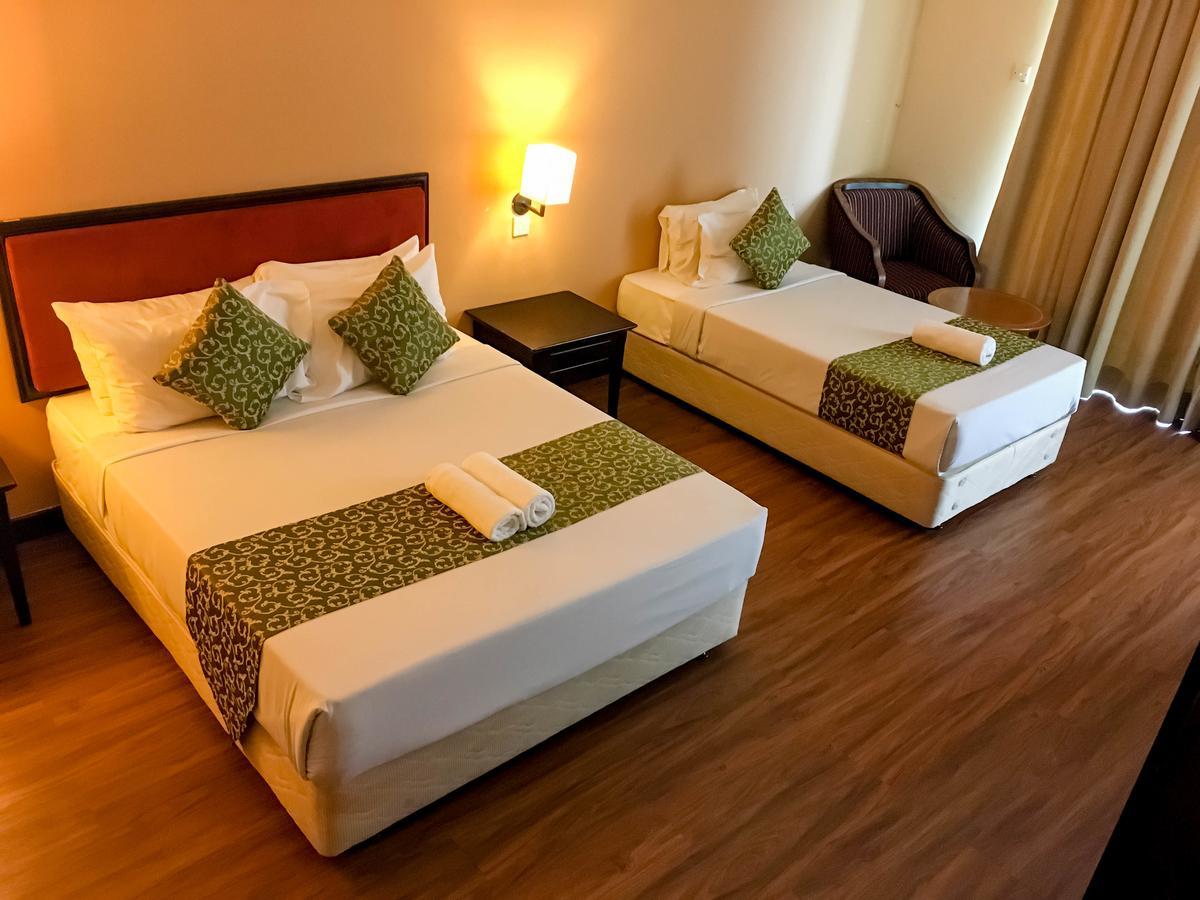 Hotel Legacy Port Dickson Bagian luar foto
