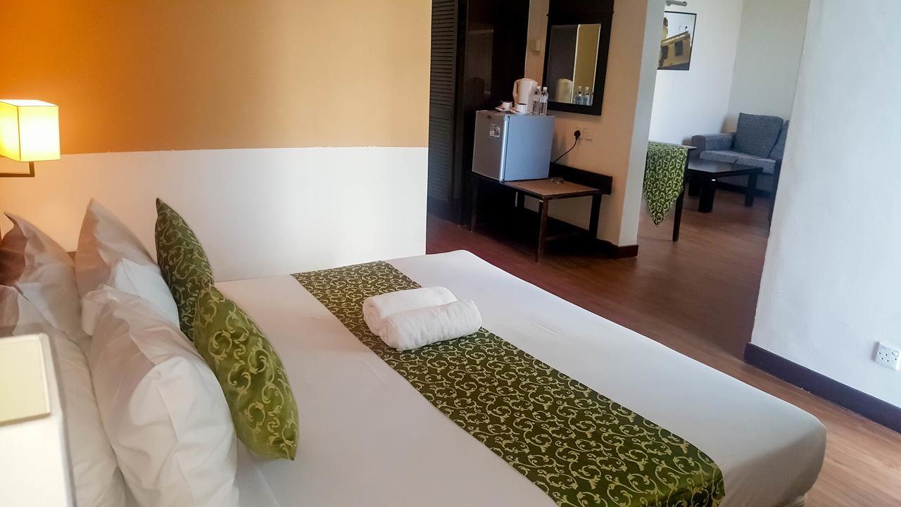 Hotel Legacy Port Dickson Bagian luar foto