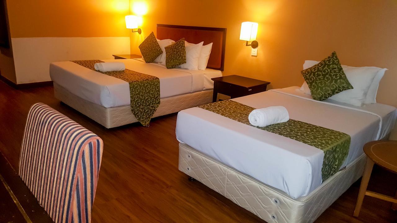 Hotel Legacy Port Dickson Bagian luar foto