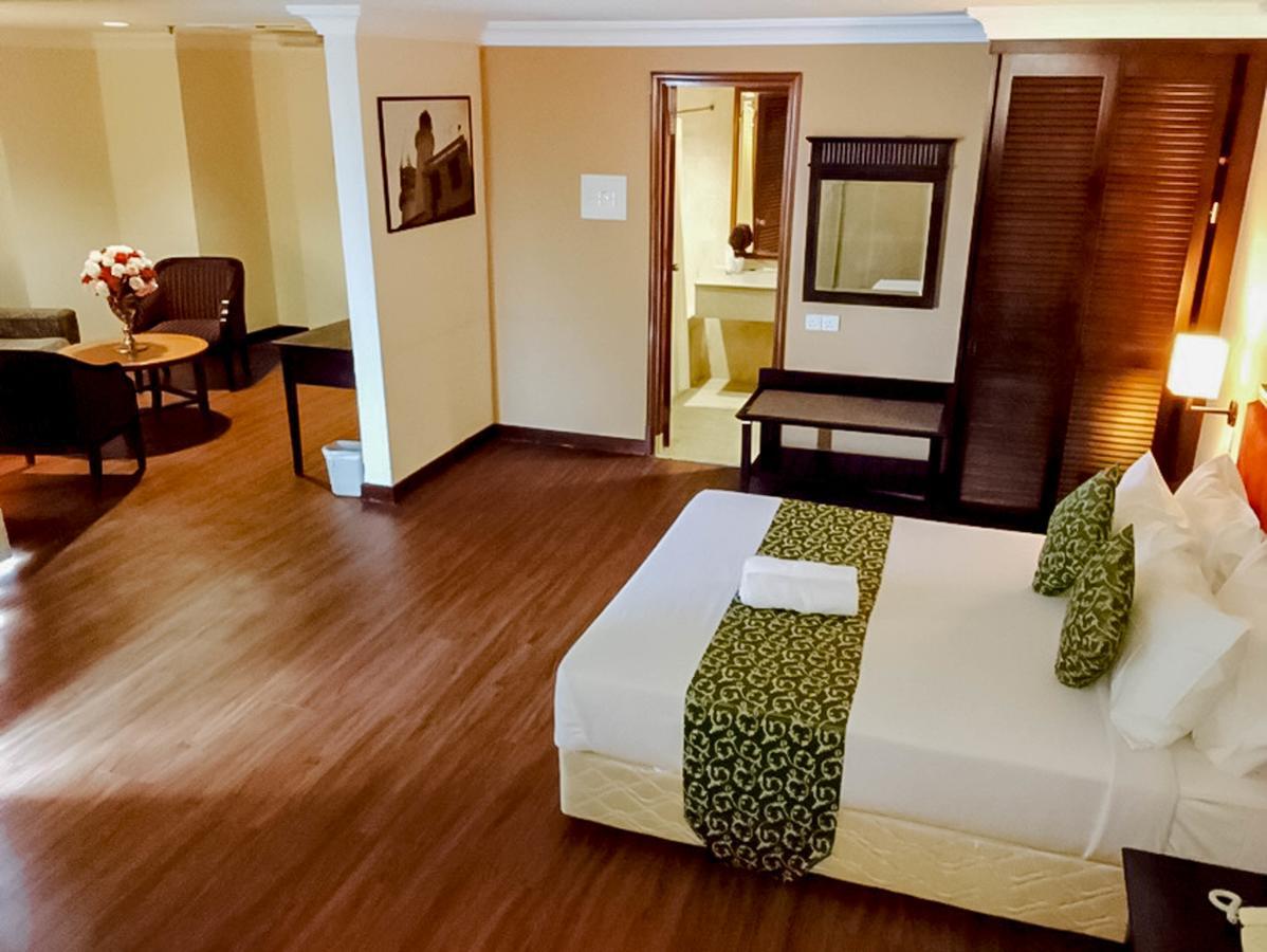 Hotel Legacy Port Dickson Bagian luar foto